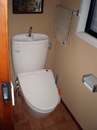 節水トイレのピュアレストEXと機能性ウォシュレットに 節水トイレのピュアレストEXと機能性ウォシュレットに